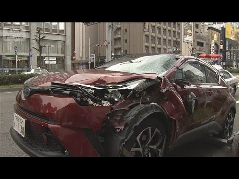 繁華街の横断歩道で10代男女はねられる　意識不明の重体　名古屋(2026年1月5日) サムネイル