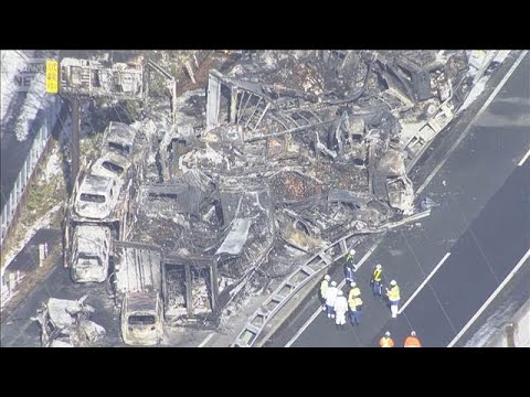 関越道多重事故　27日中の通行止め解除の見通し立たず　NEXCO東日本(2025年12月27日) サムネイル