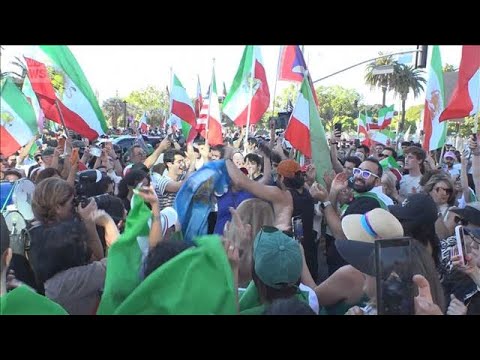 ハメネイ師死亡 米イラン系歓喜 “テヘランゼルス”に千人集結　元王朝の復権望む声(2026年3月1日) サムネイル