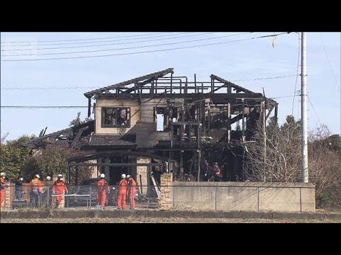 埼玉・白岡市で住宅全焼　焼け跡から性別不明の1人の遺体　住人の60代男性か(2026年3月15日) サムネイル