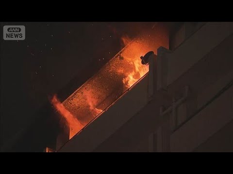 新潟市でマンション火災 1人搬送　「布団が燃えている」と通報(2025年12月26日) サムネイル