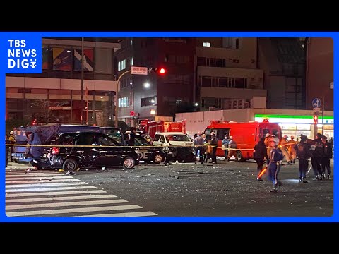 【速報】「何台かの車にぶつかりながら2回転くらいした…」東京・赤坂の交差点で車6台の事故・6人搬送　タクシーの乗客1人… サムネイル